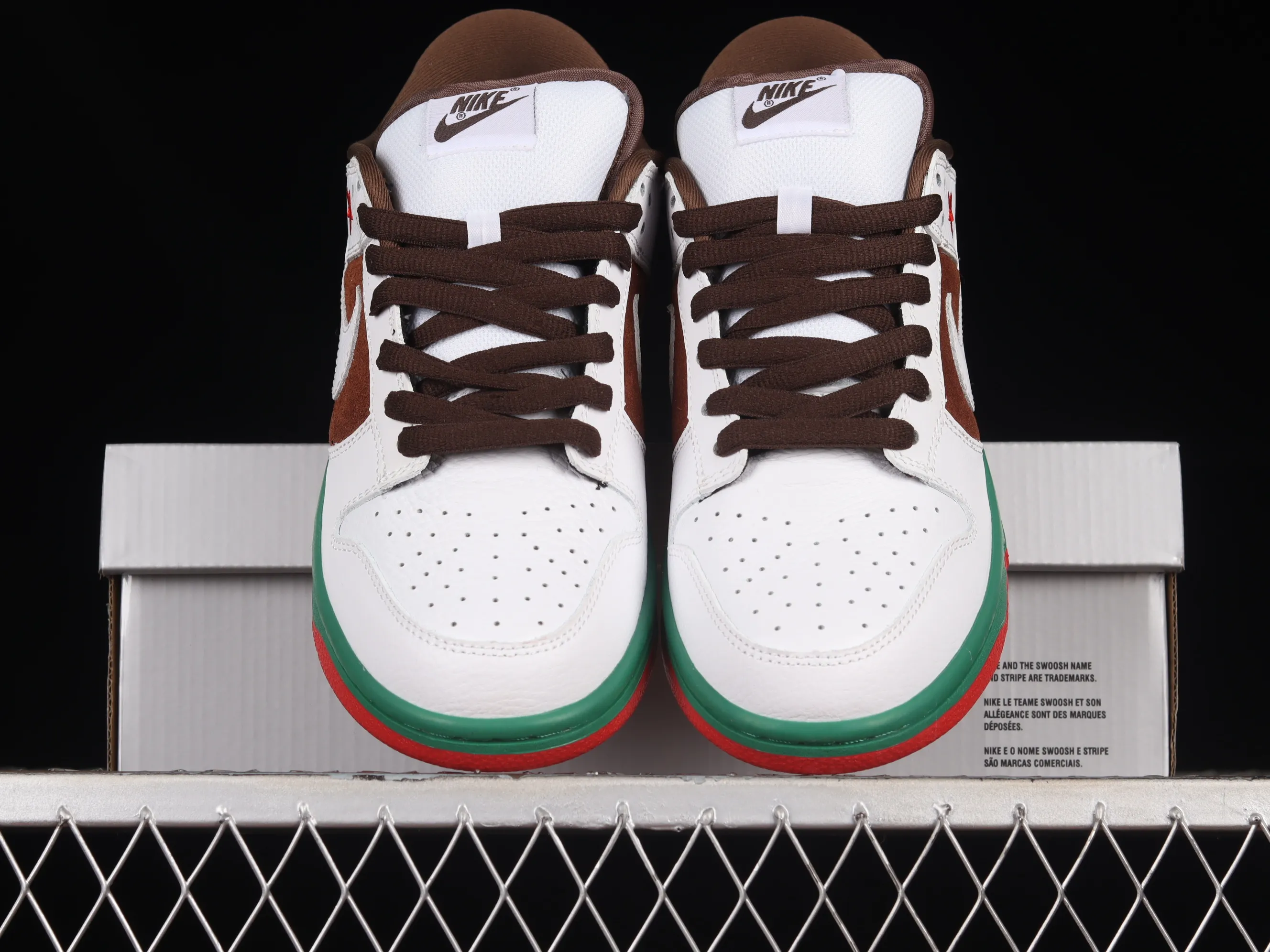 All categories Nk SB Dunk series Nk SB Dunk Low low-top sneakers Nk Dunk SB Low "Call" California color sports skateboard shoes 304292-211